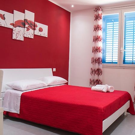 L'Isola Del Sole Bed & Breakfast Castelluzzo Exterior photo