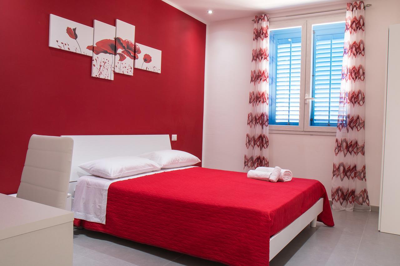 L'Isola Del Sole Bed & Breakfast Castelluzzo Exterior photo